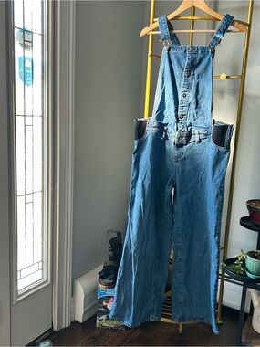 Sailor Wide leg Maternity Overalls light wash denim by Isabel Maternity size 12